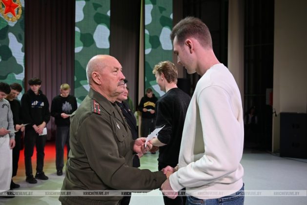 52 новобранцам в Кричеве торжественно вручили повестки