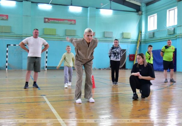 В Кричеве прошел спортивный праздник «Здоровые родители — здоровая семья».