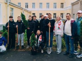 Сто туй и яблоневый сад высадили в кричевской школе Сто туй и яблоневый сад высадили в кричевской школе