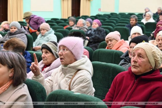 Руководство района встретилось с жителями микрозоны «Цемзаводская»: что обсуждали