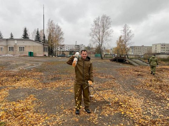 Служба и патриотизм: сотрудники Кричевского РОВД вместе с молодежью на субботнике
