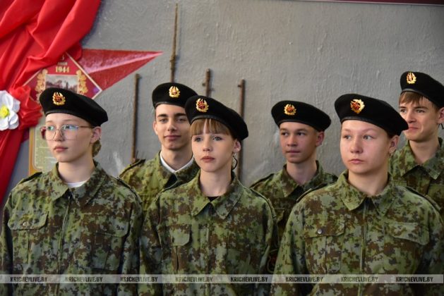 В СШ№ 5 почтили память погибших в годы войны и открыли новую выставочную экспозицию