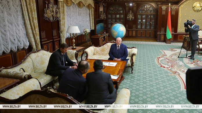 Лукашенко видит возможность в разы нарастить товарооборот Беларуси с Индией Лукашенко видит возможность в разы нарастить товарооборот Беларуси с Индией