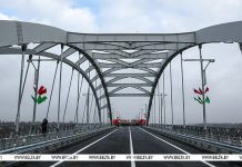 Лукашенко в Мозыре открыл обновленный мост через Припять Лукашенко в Мозыре открыл обновленный мост через Припять