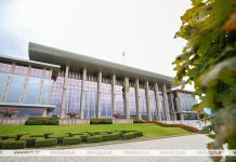 «Вами гордится страна!» Лукашенко вручил награды заслуженным аграриям Беларуси "Вами гордится страна!" Лукашенко вручил награды заслуженным аграриям Беларуси