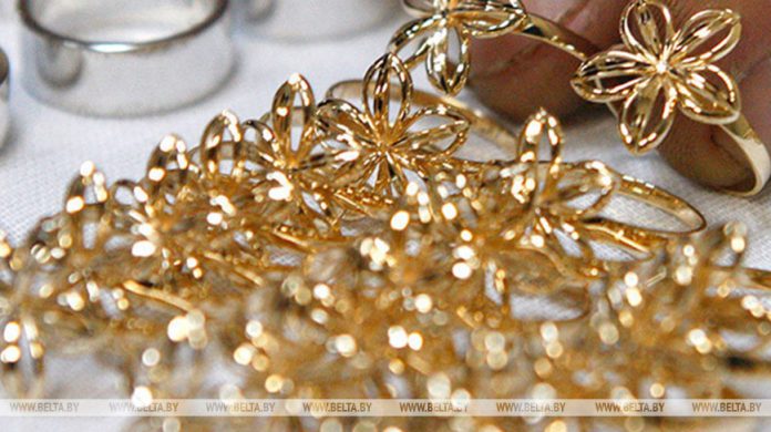 В Беларуси выросли цены на скупаемые у населения драгметаллы В Беларуси выросли цены на скупаемые у населения драгметаллы