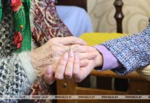 Более чем 190 тыс. пожилых людей и инвалидов сегодня предоставляются социальные услуги — Минтруда Более чем 190 тыс. пожилых людей и инвалидов сегодня предоставляются социальные услуги - Минтруда