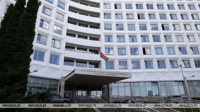 В каких сферах сосредоточена работающая молодежь, рассказали в Минтруда