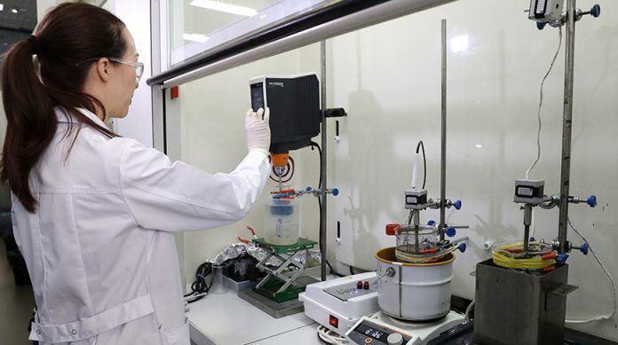 В России впервые в мире получили сверхтонкую электропроводящую пленку из золота