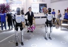 Китайский гуманоидный робот установил мировой рекорд, пройдя без остановки более 100 км