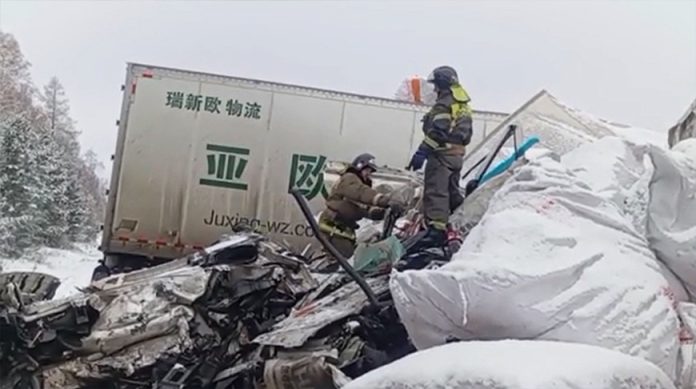 В России в ДТП с участием четырех большегрузов погибли три человека, среди пострадавших есть белорусы