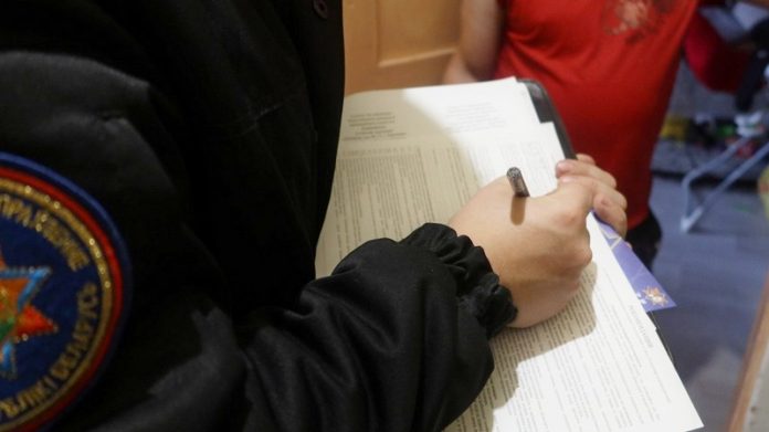 Кричевские спасатели проводят проверки печного оборудования Кричевские спасатели проводят проверки печного оборудования