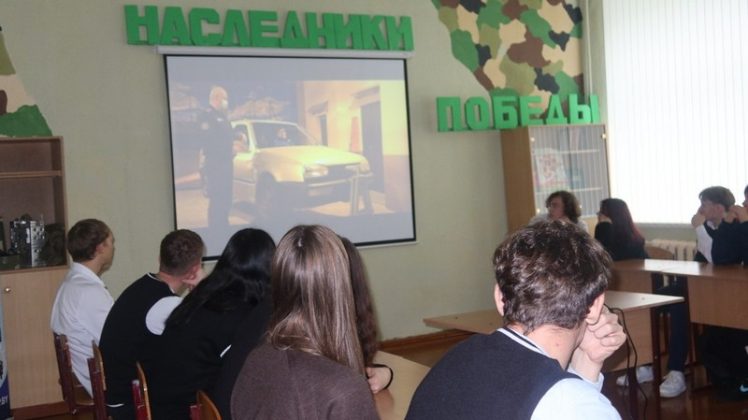 Важный выбор: старшеклассники Кричевщины знакомятся с профессией спасателя