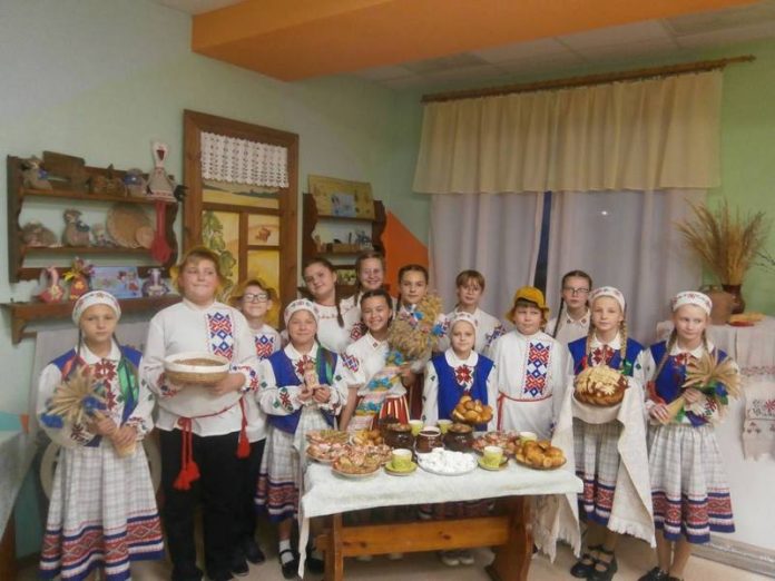 Праздник урожая «Багач» провели в кричевском центре дополнительного образования
