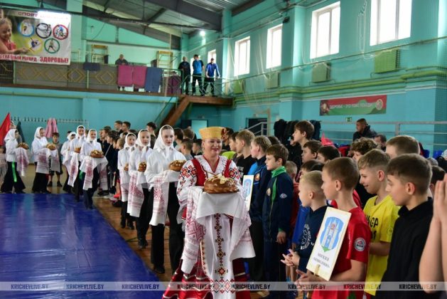 В Кричеве более 300 спортсменов из Беларуси и России борются за медали