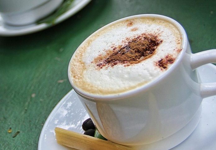 Кофе с молоком или без: что выбрать для здоровья Кофе с молоком или без: что выбрать для здоровья