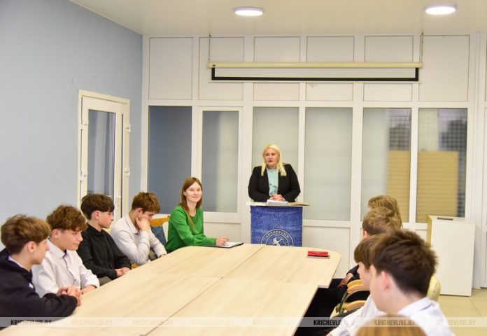 Бизнес стартап провели для Кричевских школьников Бизнес стартап провели для Кричевских школьников
