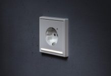 Когда уже пора менять розетки в доме: полезные советы