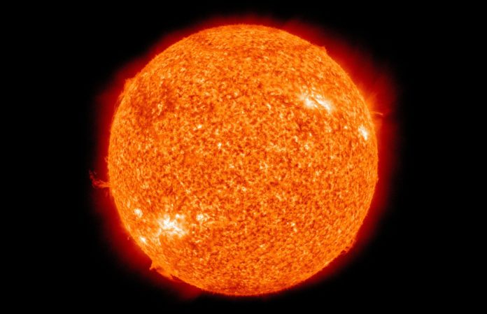 На Солнце зафиксирована мощная вспышка уровня Х На Солнце зафиксирована мощная вспышка уровня Х