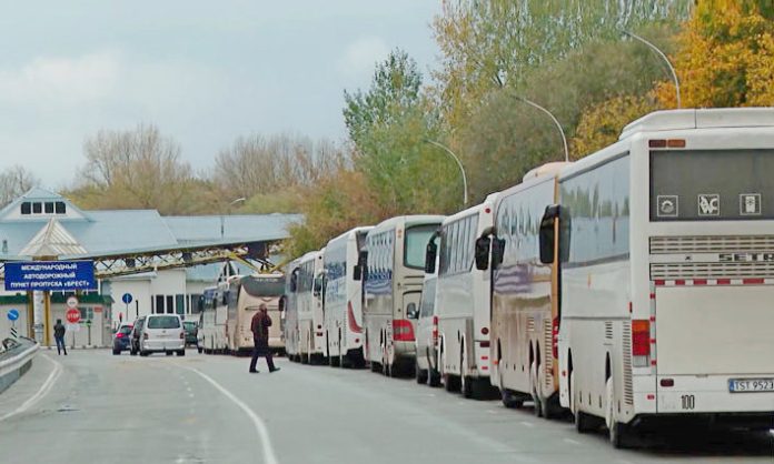 Польша и Латвия не справляются с потоком транспорта из-за закрытия белорусско-литовской границы Польша и Латвия не справляются с потоком транспорта из-за закрытия белорусско-литовской границы