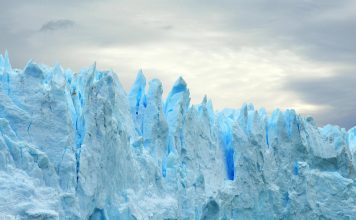 Образец льда возрастом 6 млн лет нашли в Восточной Антарктиде Образец льда возрастом 6 млн лет нашли в Восточной Антарктиде