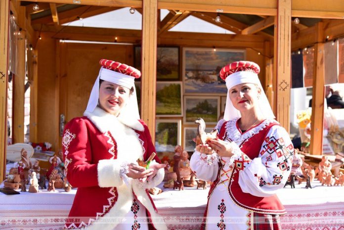 Руководство района: благодаря вашим стараниям, трудолюбию, бережному отношению к родной земле сохраняется и развивается сельскохозяйственное производство