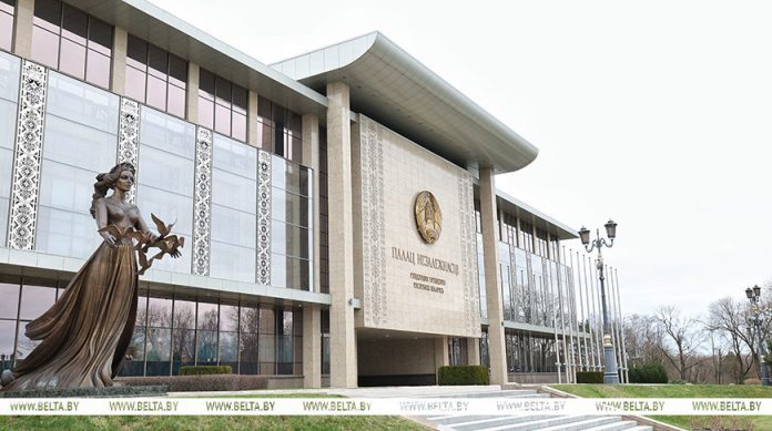 Лукашенко заявил о готовности Беларуси помогать Кении в становлении новых направлений в сельском хозяйстве Лукашенко заявил о готовности Беларуси помогать Кении в становлении новых направлений в сельском хозяйстве