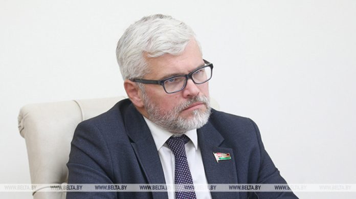 Образование, сильные регионы, обороноспособность. Депутат расставил акценты в планах развития Беларуси на пять лет Образование, сильные регионы, обороноспособность. Депутат расставил акценты в планах развития Беларуси на пять лет