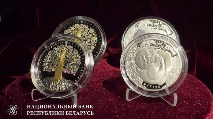 Памятные монеты "Матуля" поступят в кассы Нацбанка 23 декабря