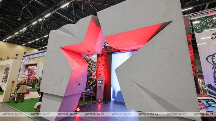 От природных красот до замков и предприятий. Что презентуют регионы для туристов на выставке "Моя Беларусь"
