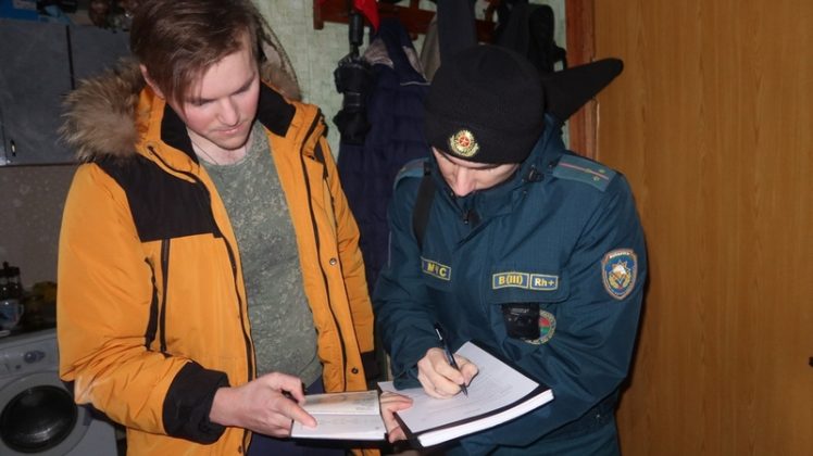 Спасатели провели учения по эвакуации в Кричевском общежитии