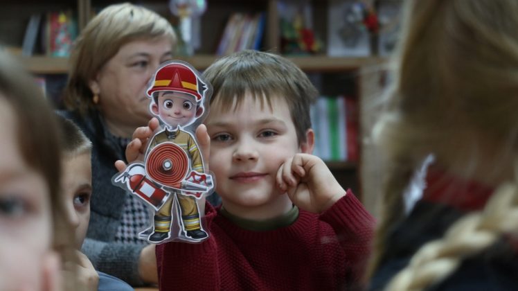Как провести зимние каникулы безопасно: советы от спасателей Кричева