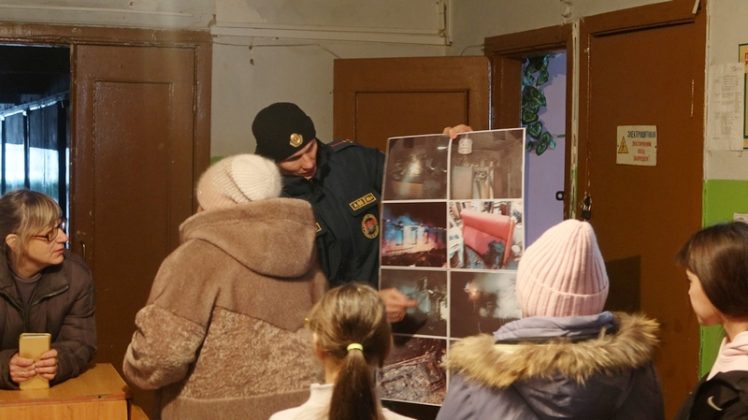 Спасатели провели учения по эвакуации в Кричевском общежитии