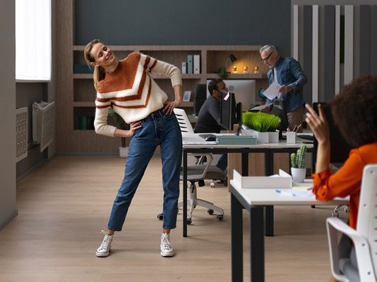 Тренер рассказала о простой профилактике негативных последствий сидячей работы