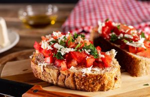 Брускетты на новогодний стол: 10 простых и вкусных вариантов