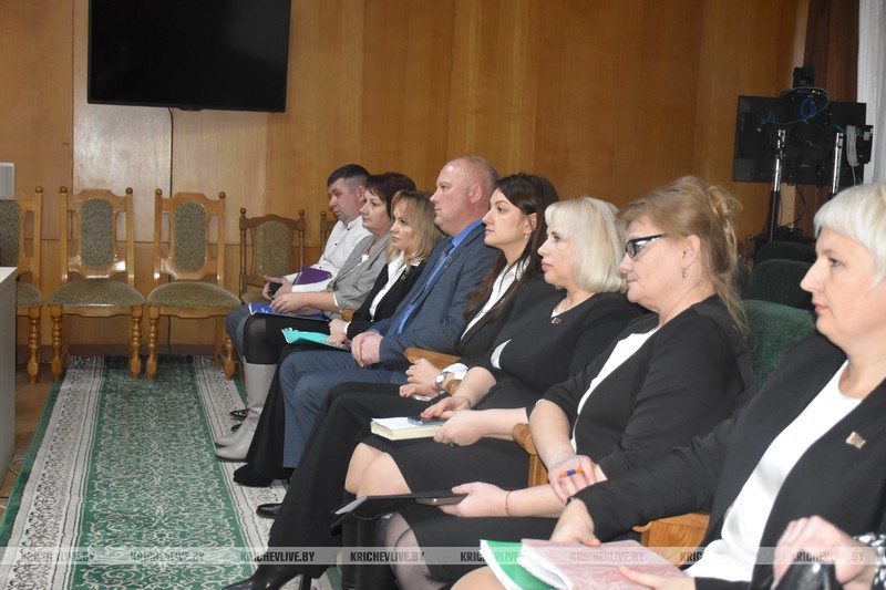 Вопросы кадрового потенциала Кричевского района рассмотрели на заседании комиссии по кадрам