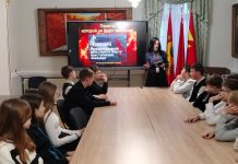 Память, которой не будет забвения: молодежь Кричева вспоминает жертв геноцида Память, которой не будет забвения: молодежь Кричева вспоминает жертв геноцида