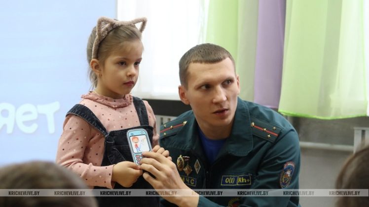 Кричевские спасатели проводят уроки безопасности в детских садах