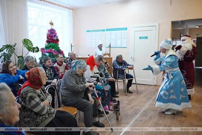 С благодарностью и уважением: руководство района поздравило пациентов БСУ с Рождеством