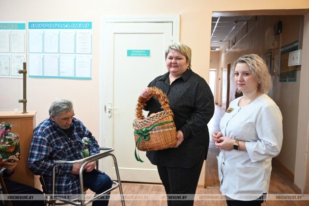 С благодарностью и уважением: руководство района поздравило пациентов БСУ с Рождеством