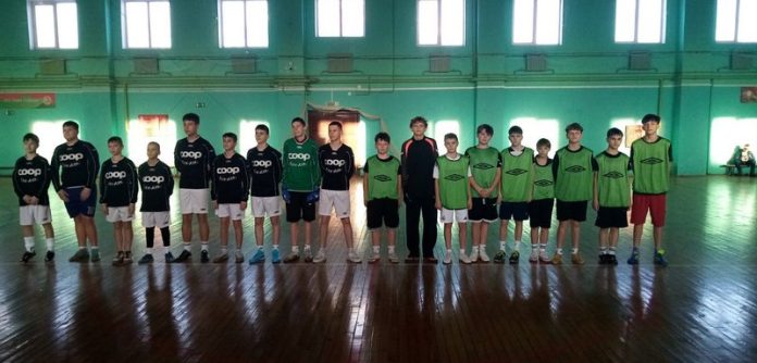 Высокие скорости и зрелищный футбол между футболистами Кричева и Климовичей