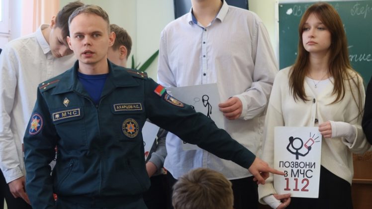 Спасатели обучают кричевских школьников основам безопасности жизнедеятельности