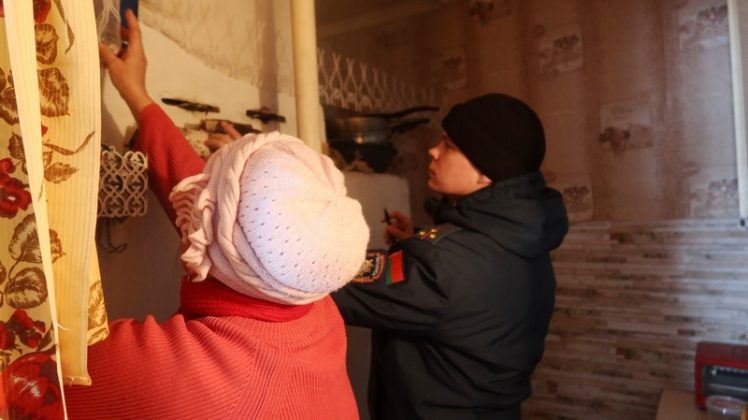 Зима без бед: как спасатели Кричева заботятся о безопасности граждан