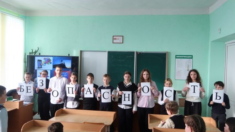 Спасатели обучают кричевских школьников основам безопасности жизнедеятельности