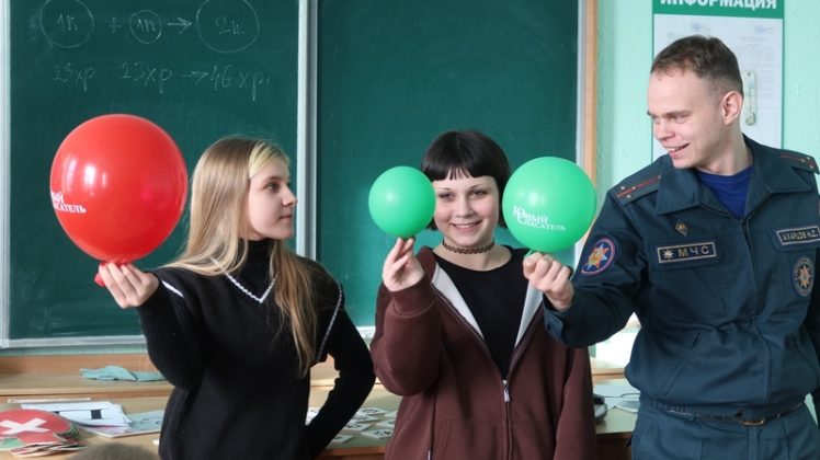 Спасатели обучают кричевских школьников основам безопасности жизнедеятельности