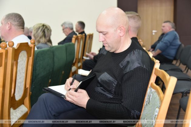 Кричевский райисполком утвердил меры по подготовке организаций к весенне-полевым работам