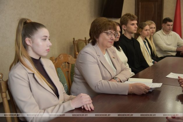 Руководство района встретилось с молодыми специалистами