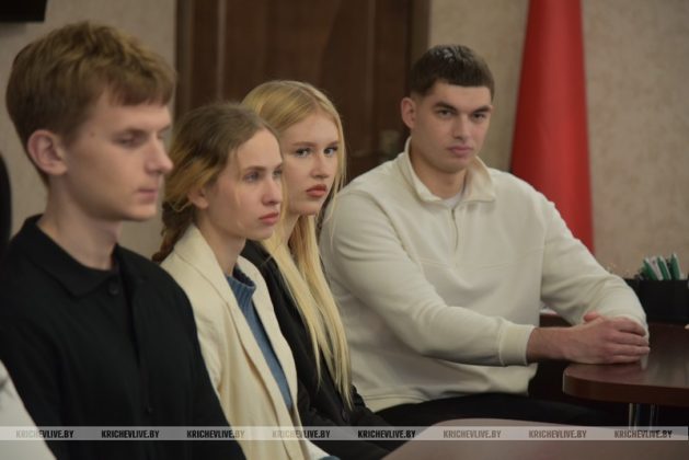 Руководство района встретилось с молодыми специалистами