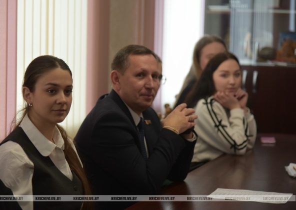 Руководство района встретилось с молодыми специалистами