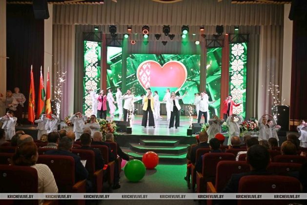 Лучших тружеников сегодня чествовали в Кричеве